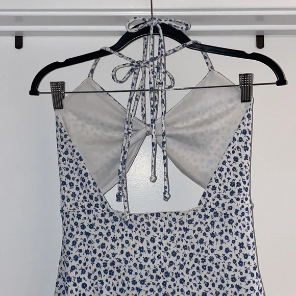 Le Lis Floral Dress - Picture 4 of 5